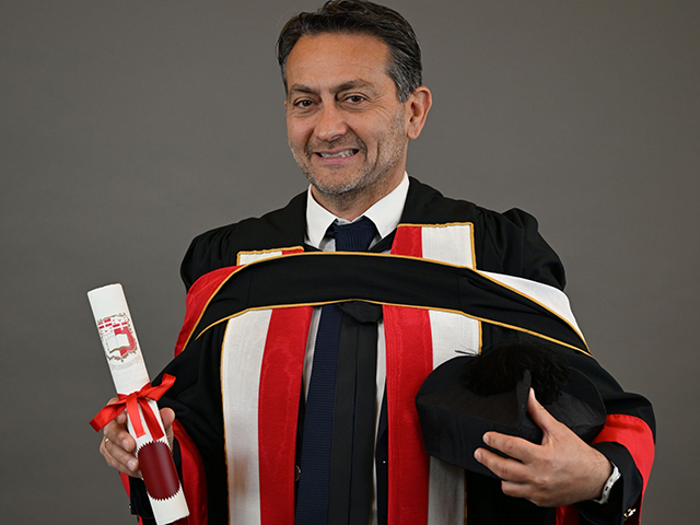 Δρ. Μάνος Αρβανιτάκης